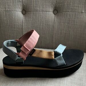 Teva Platform Strap Sandal in Pink, Light Blue & Mustard Yellow - Women